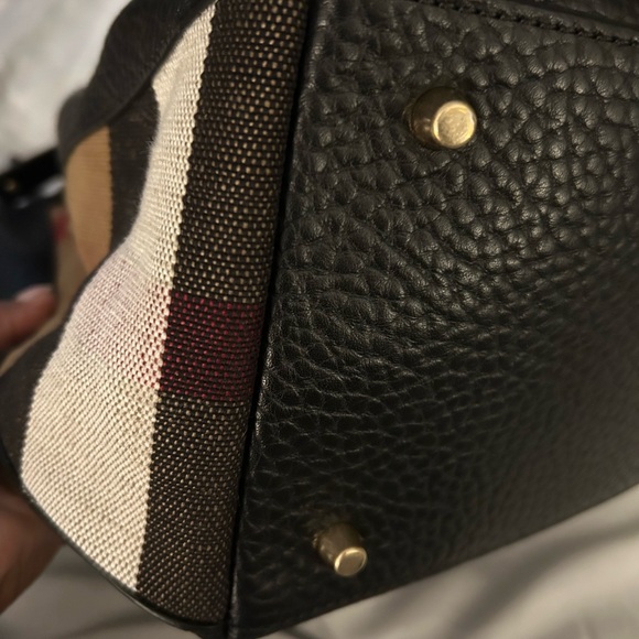PEBBLE LEATHER BURBERRY BAG - Picture 9 of 12